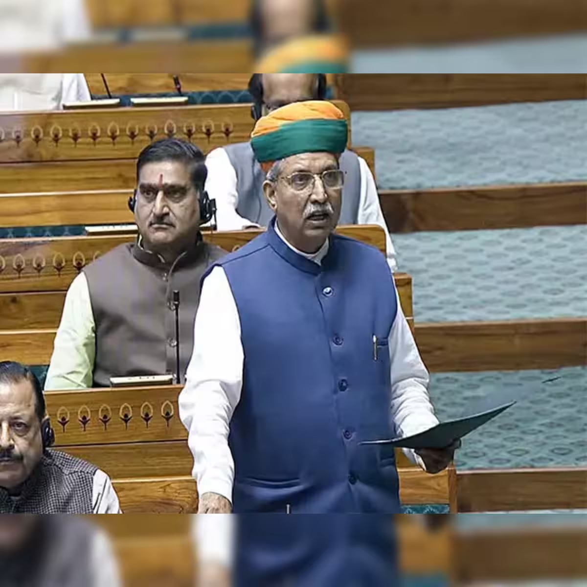 Shri Arjun Ram Meghwal addressing the Lok Sabha from the treasury benches
