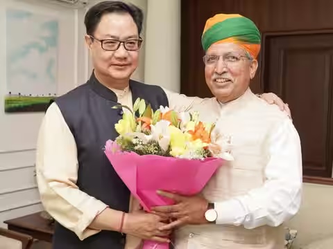 Shri Arjun Ram Meghwal with Shri Kiren Rijiju at the Ministry of Law and Justice